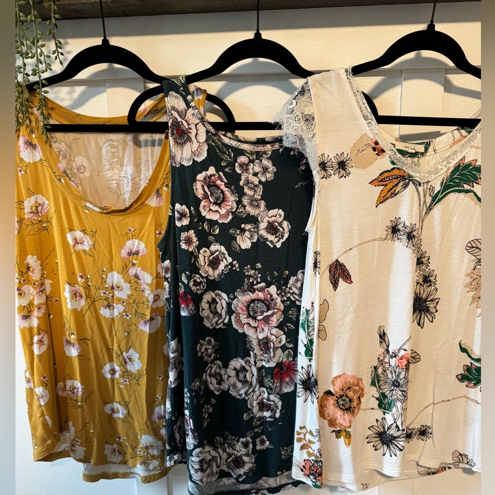 Maurice’s 24/7 Tank Shirt Floral Tank Tops set